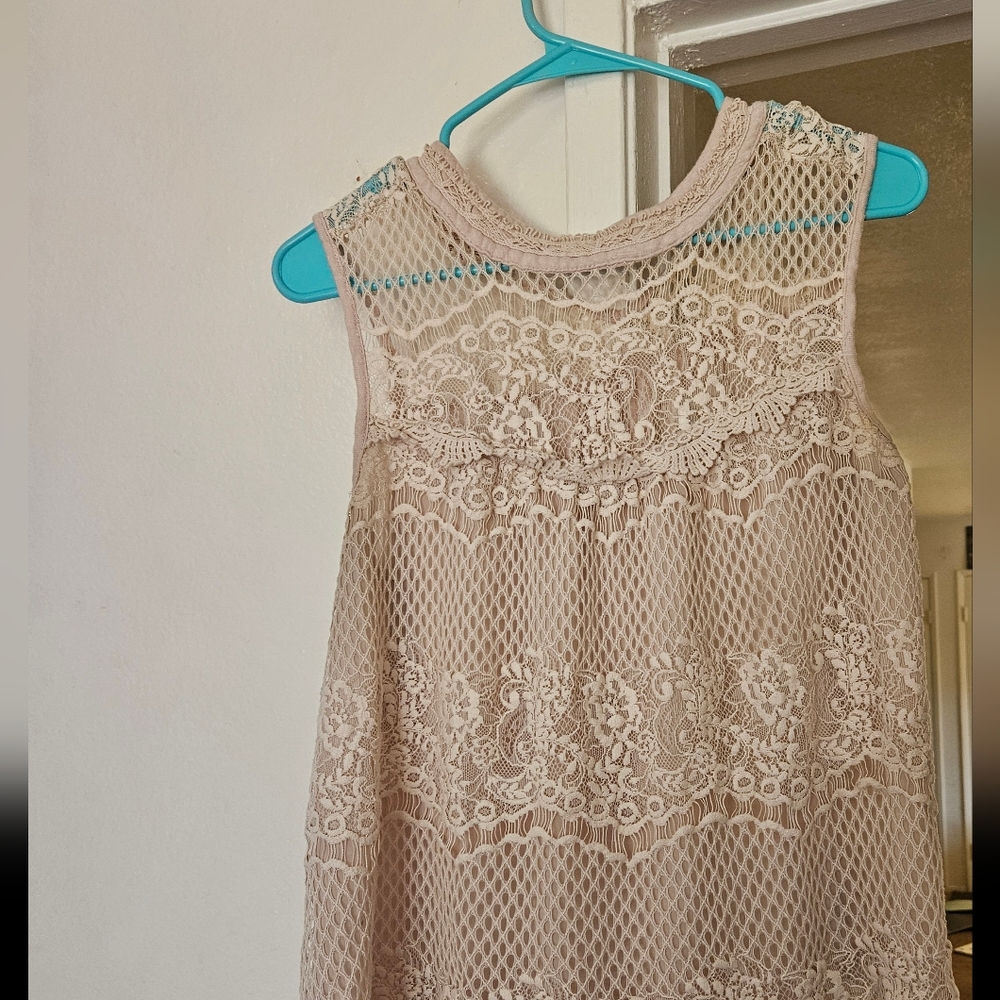 Xhilaration Sleeveless Lace Top